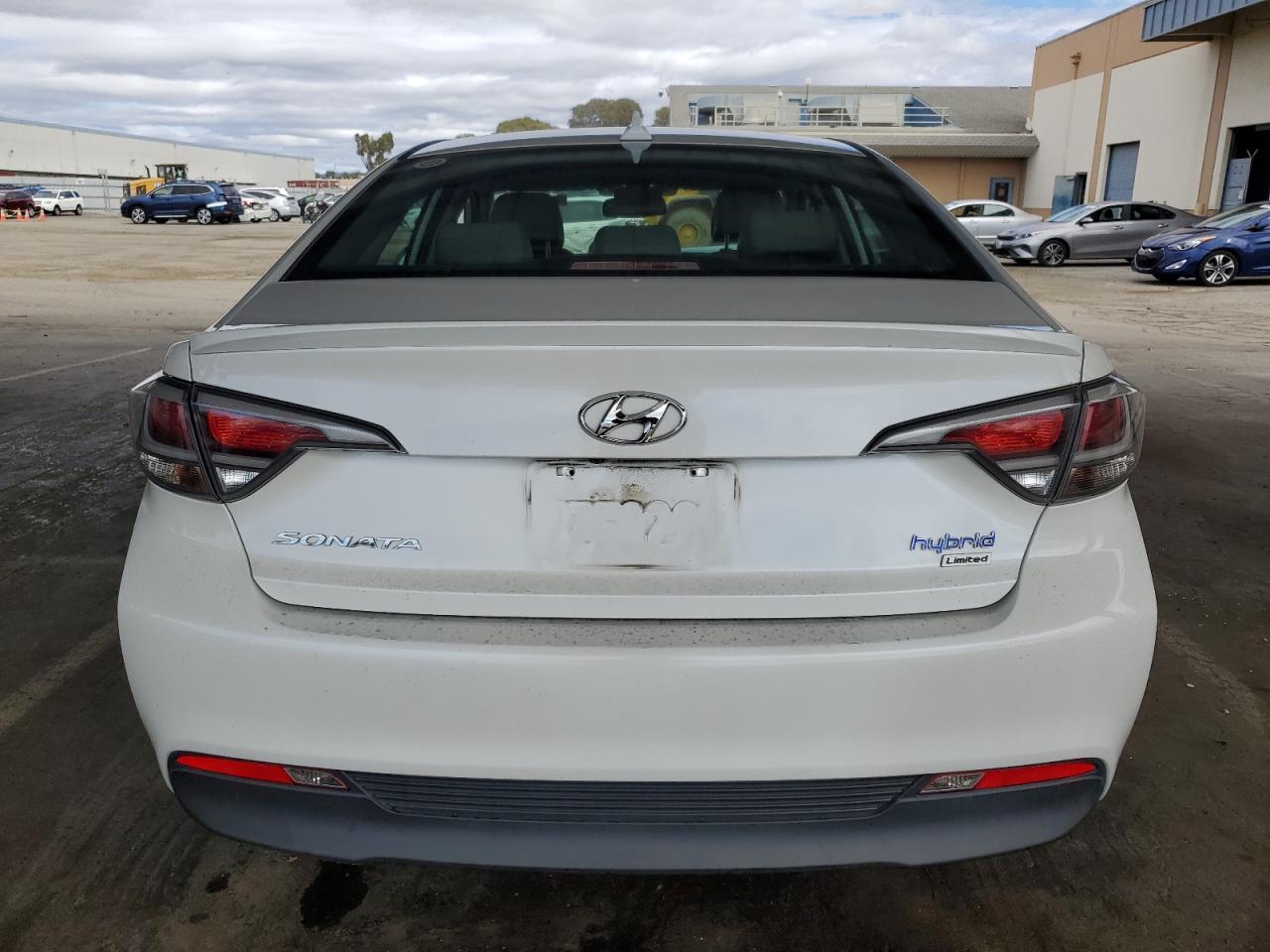2017 Hyundai Sonata Hybrid VIN: KMHE34L1XHA051399 Lot: 85127675
