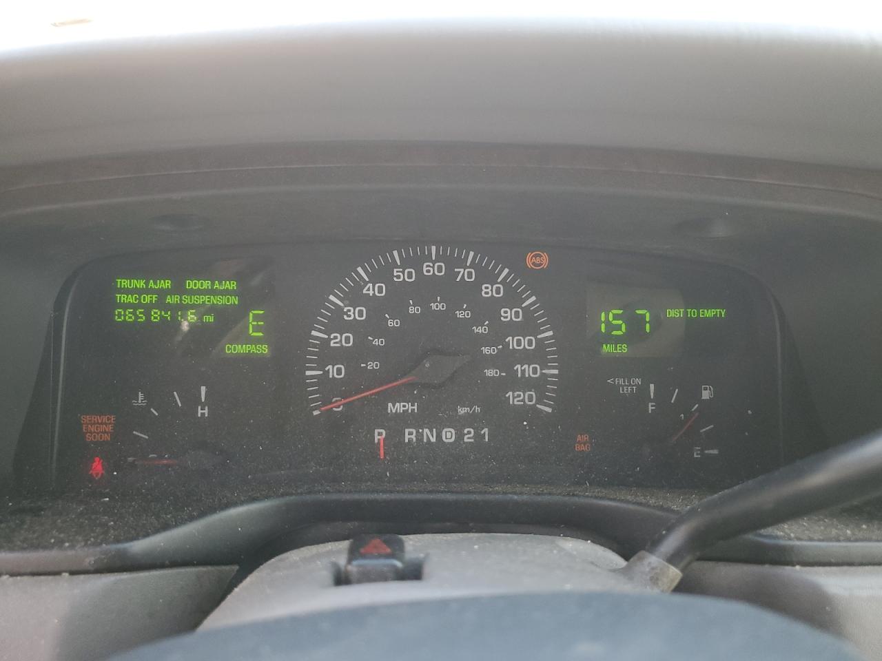 2002 Lincoln Town Car Cartier VIN: 1LNHM83W62Y666849 Lot: 82188075