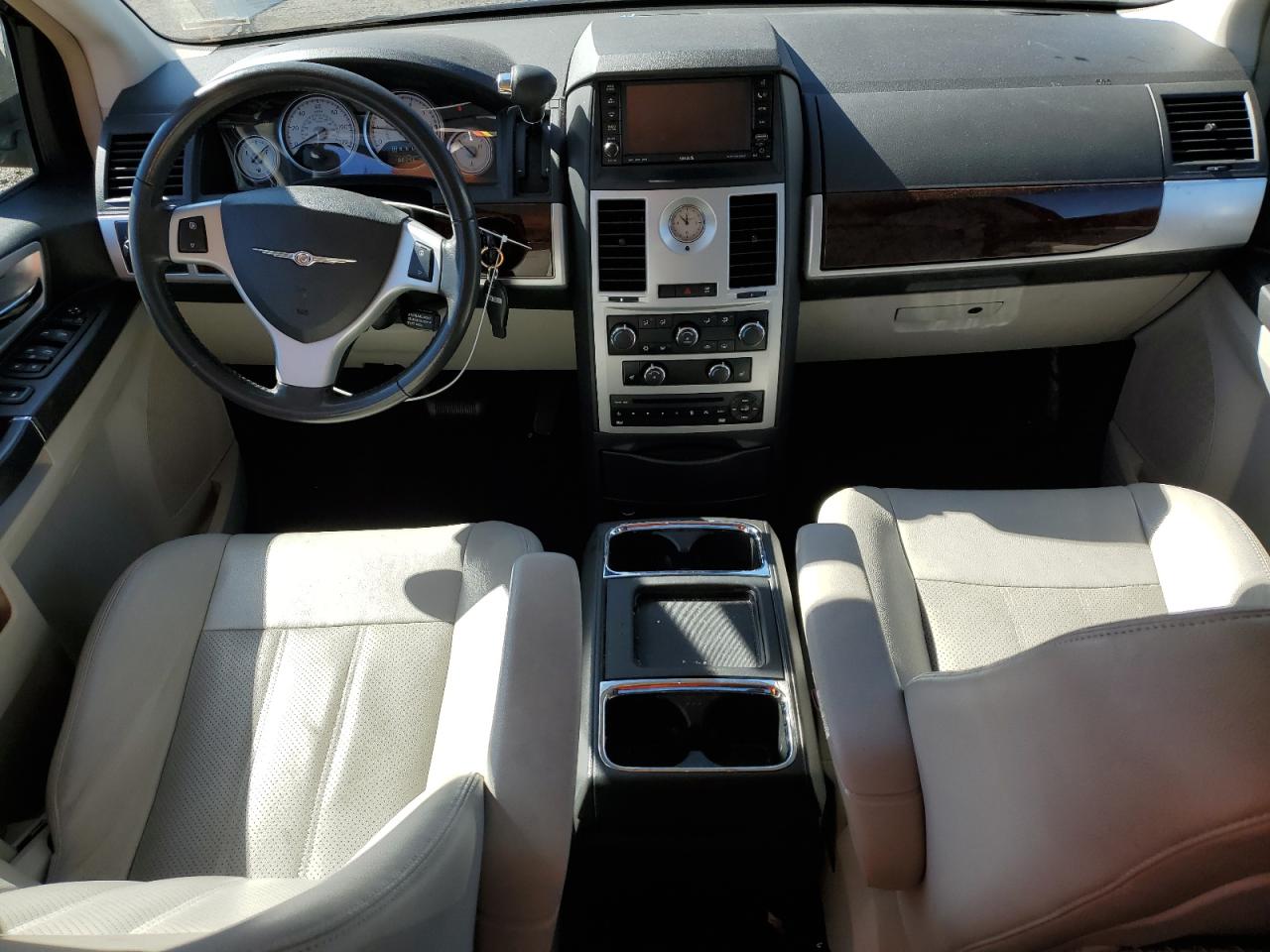 2010 Chrysler Town & Country Touring Plus VIN: 2A4RR8DX0AR368411 Lot: 86823475