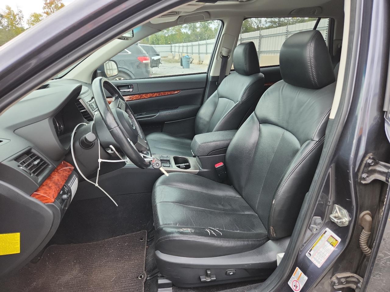 2011 Subaru Outback 2.5I Limited VIN: 4S4BRBKC3B3372396 Lot: 81982695