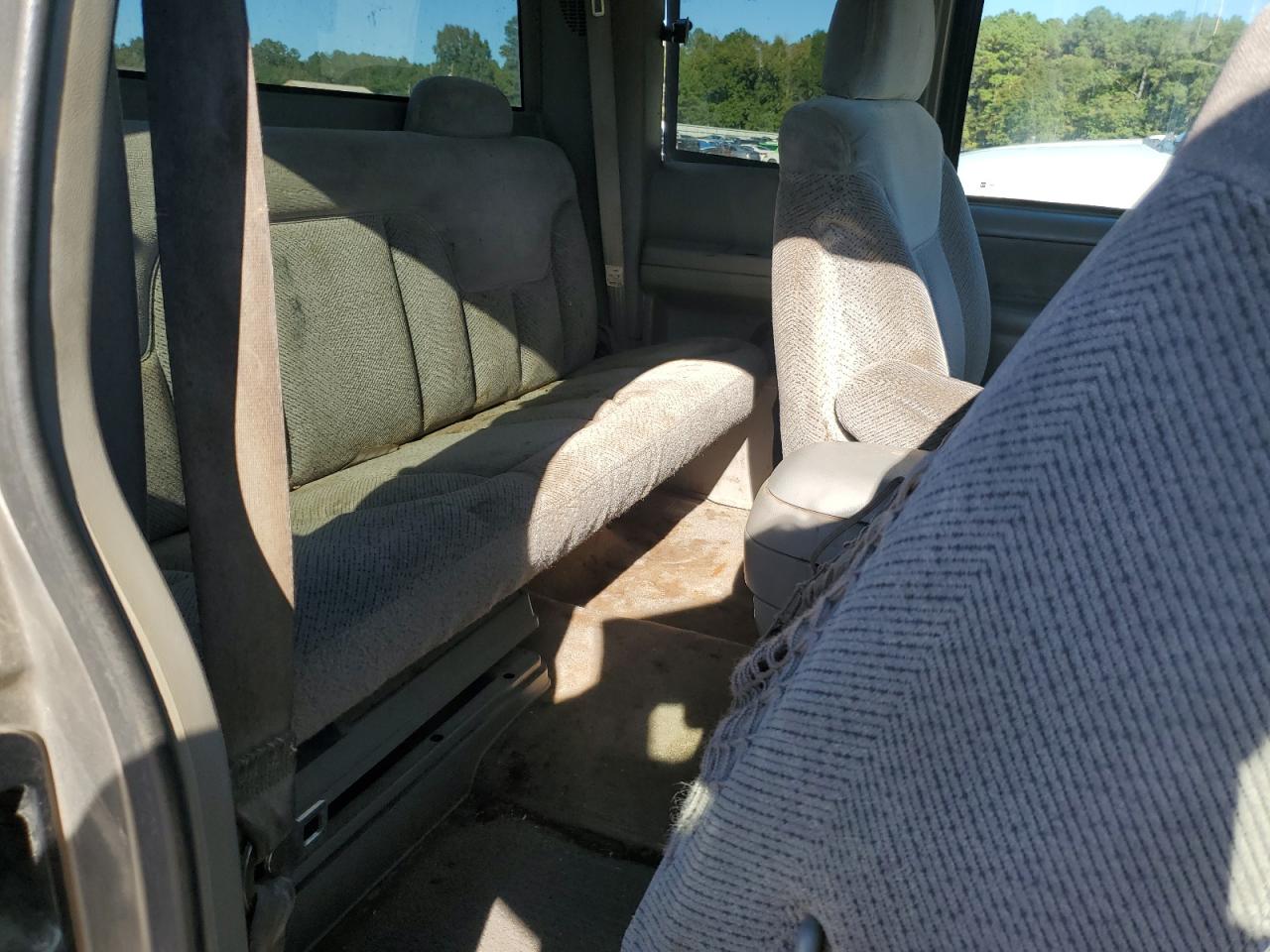 1998 GMC Sierra K1500 VIN: 2GTEK19R9W1561723 Lot: 87473095