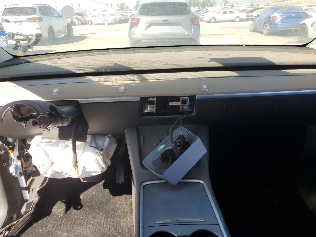 2024 Tesla Model Y VIN: 7SAYGDEE6RF085888 Lot: 90516825