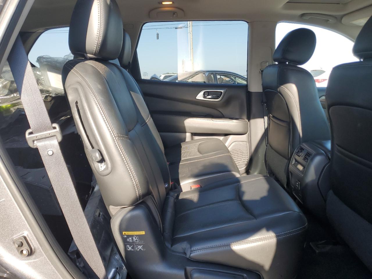 2017 Nissan Pathfinder S VIN: 5N1DR2MN1HC616806 Lot: 82003705