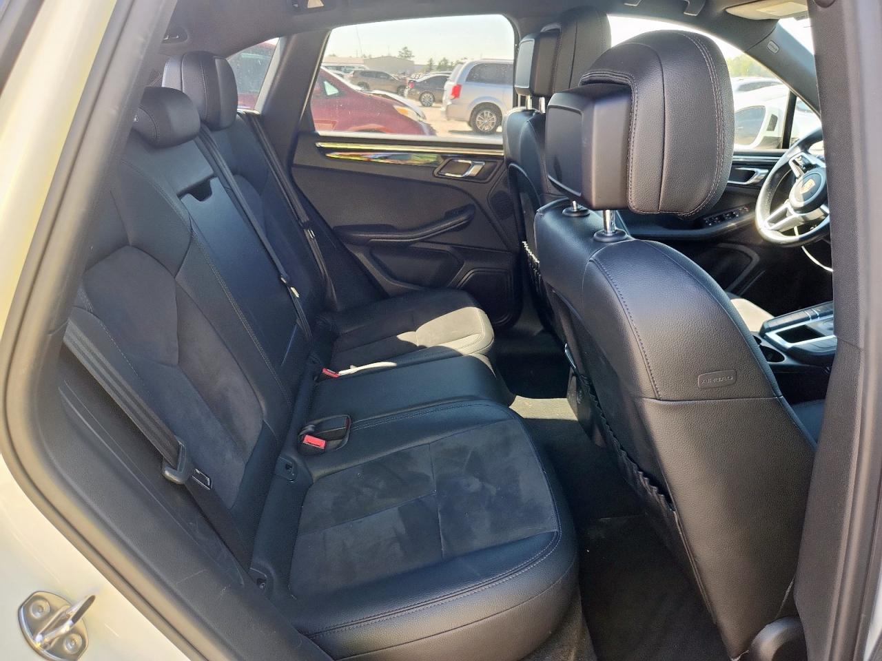 2017 Porsche Macan VIN: WP1AA2A50HLB09381 Lot: 85825865