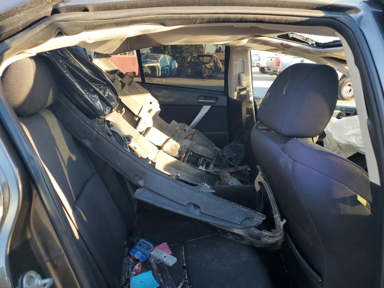 2010 Mazda 3 S VIN: JM1BL1S58A1109848 Lot: 81930435