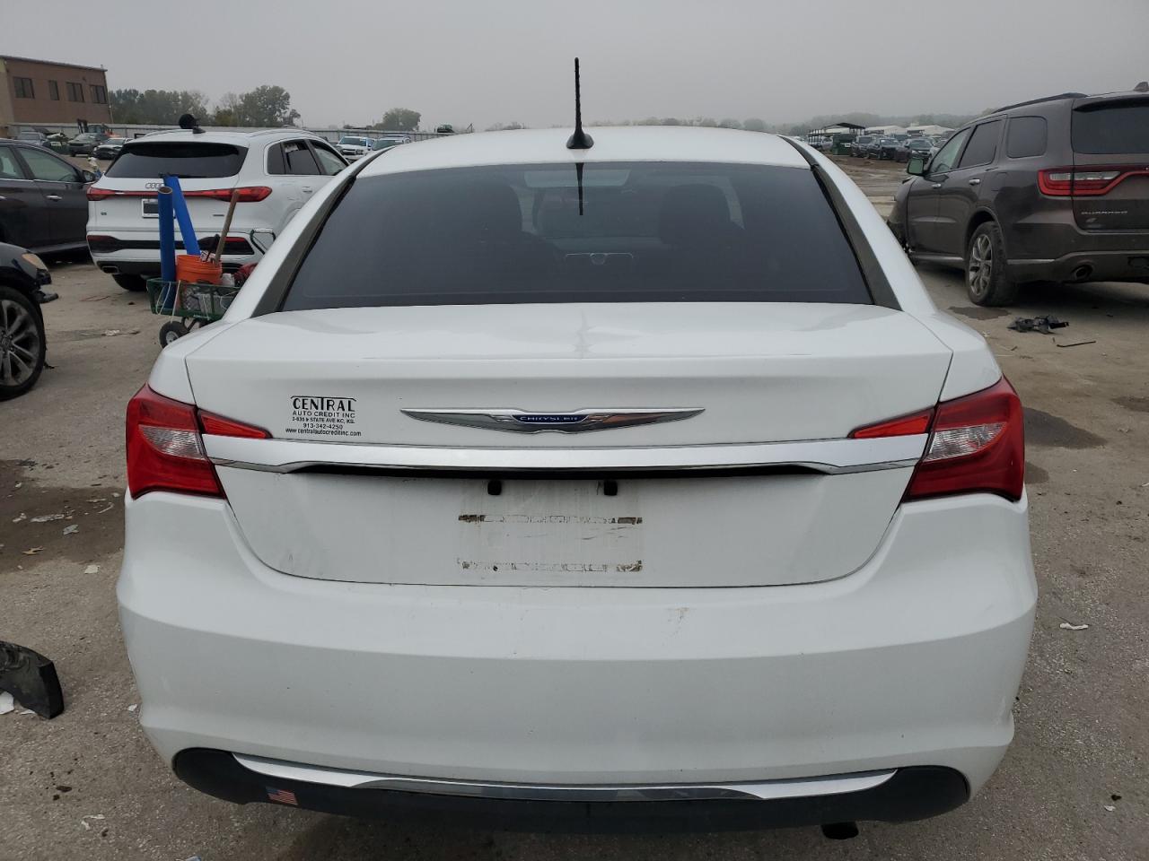 2014 Chrysler 200 Lx VIN: 1C3CCBAB9EN205637 Lot: 90900575