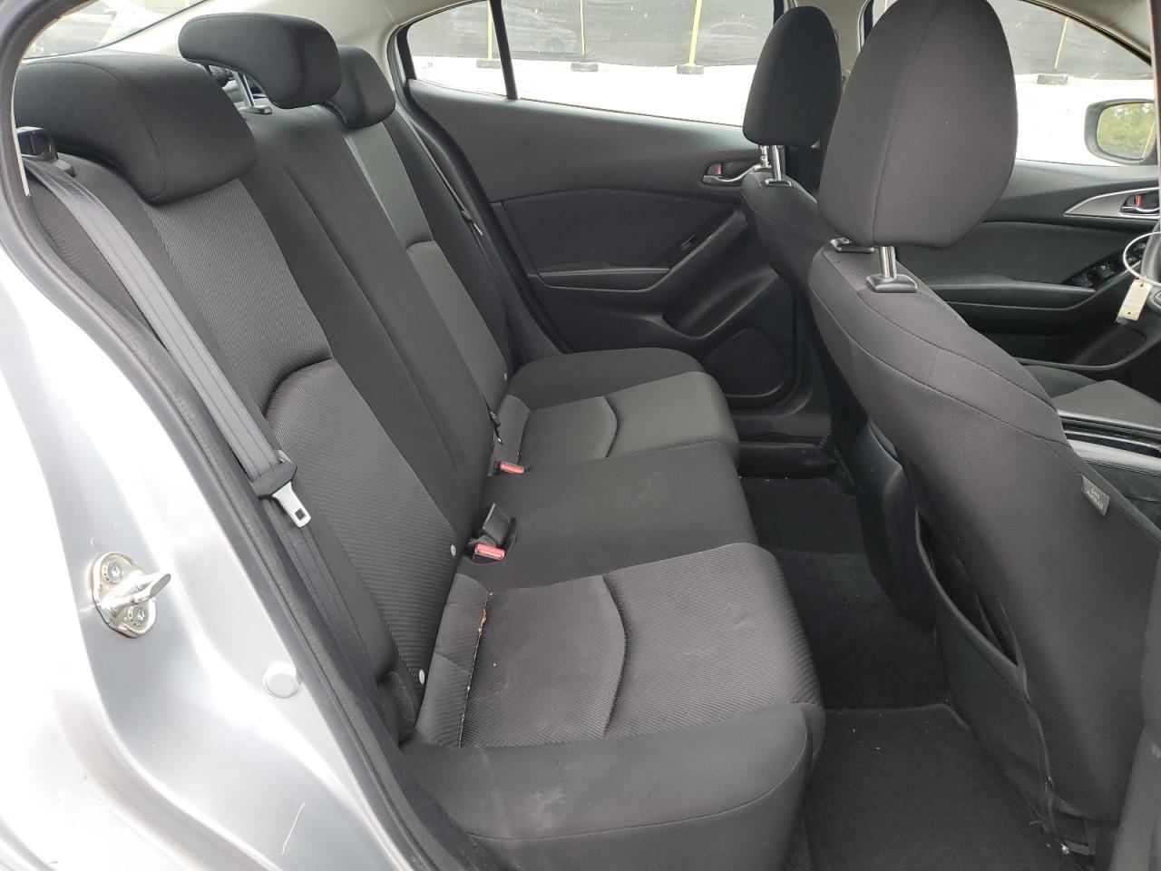 2018 Mazda 3 Sport VIN: 3MZBN1U73JM213415 Lot: 90297095