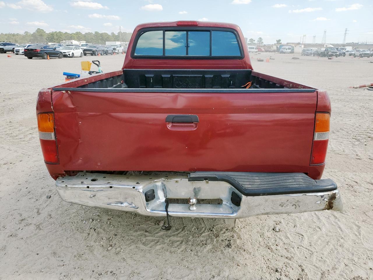 1998 Toyota Tacoma Xtracab VIN: 4TAVL52N2WZ058582 Lot: 82002955