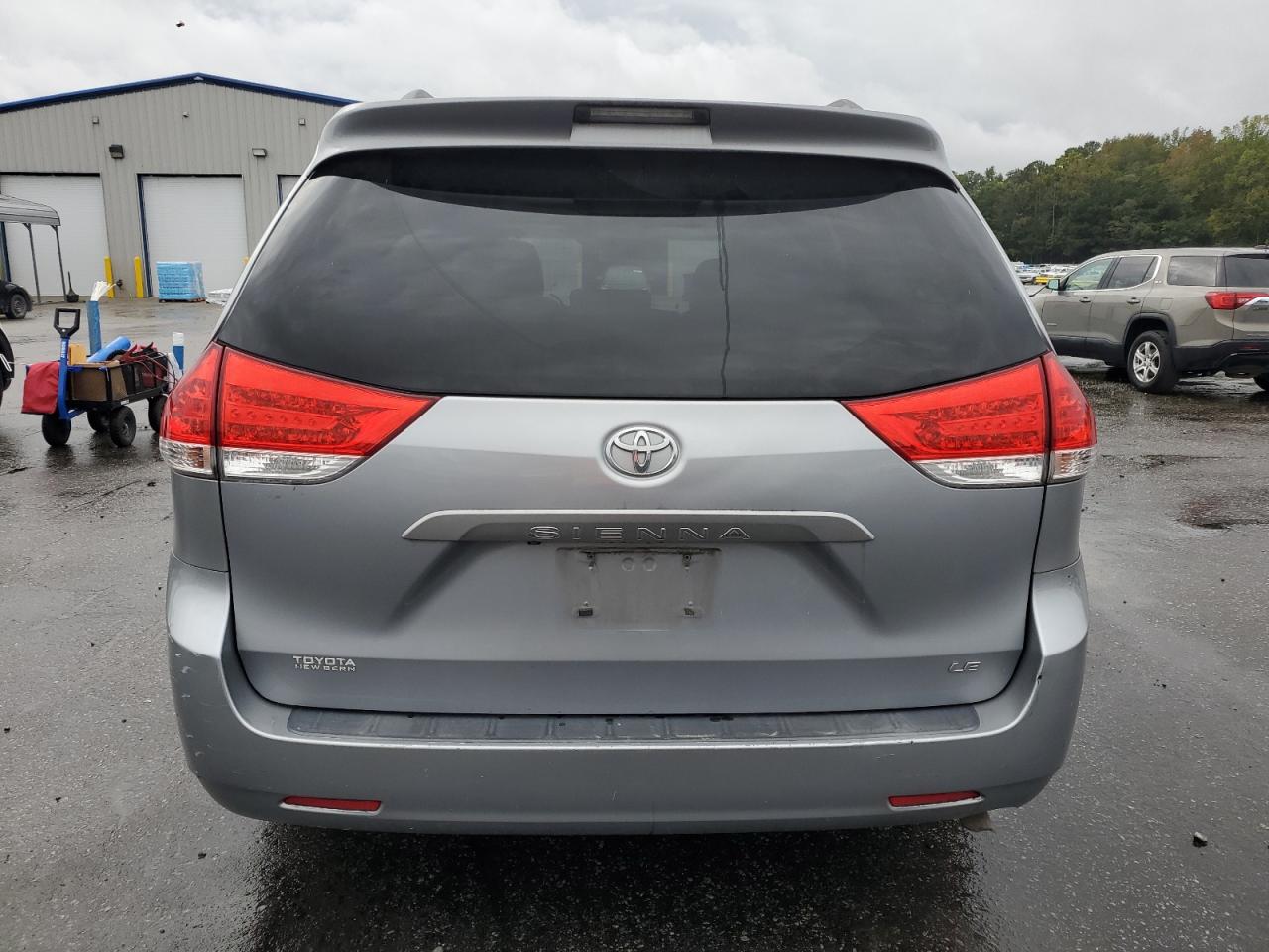 2013 Toyota Sienna Le VIN: 5TDKK3DC1DS389260 Lot: 84807565