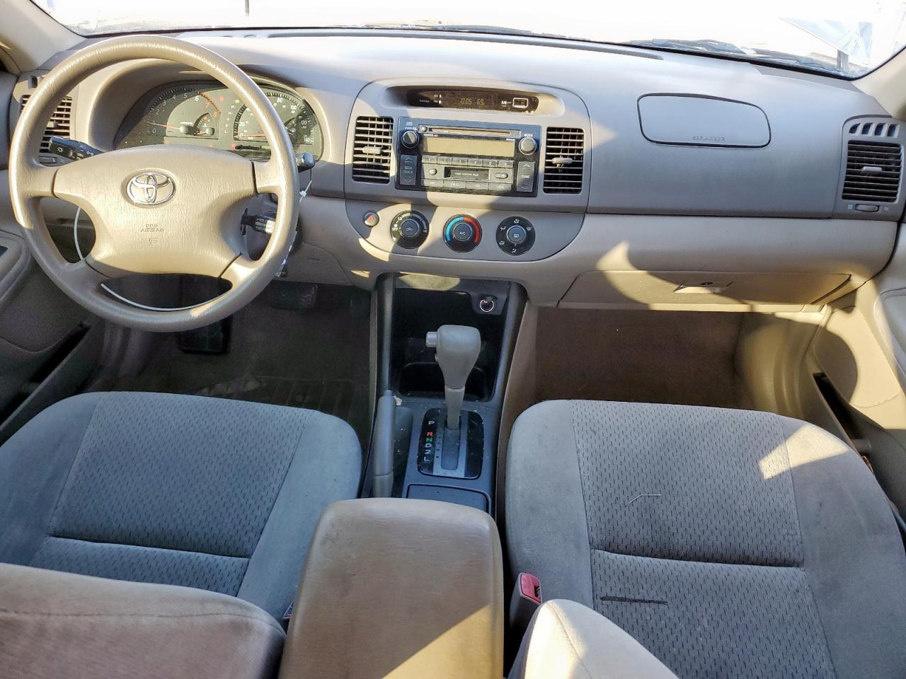 2004 Toyota Camry Le VIN: 4T1BE32K44U303917 Lot: 84217835