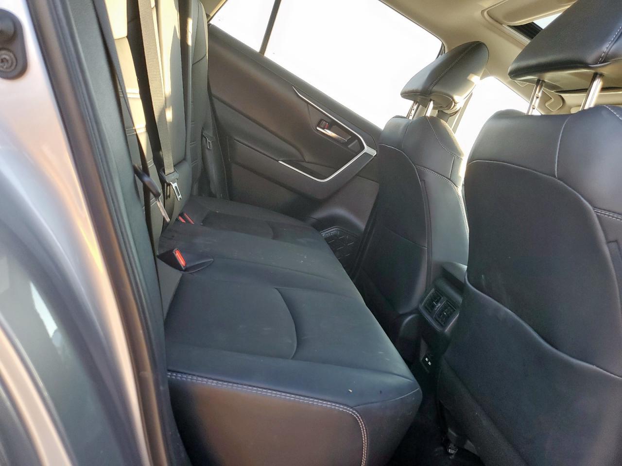 2021 Toyota Rav4 Xle Premium VIN: 2T3C1RFV4MC172875 Lot: 82243455