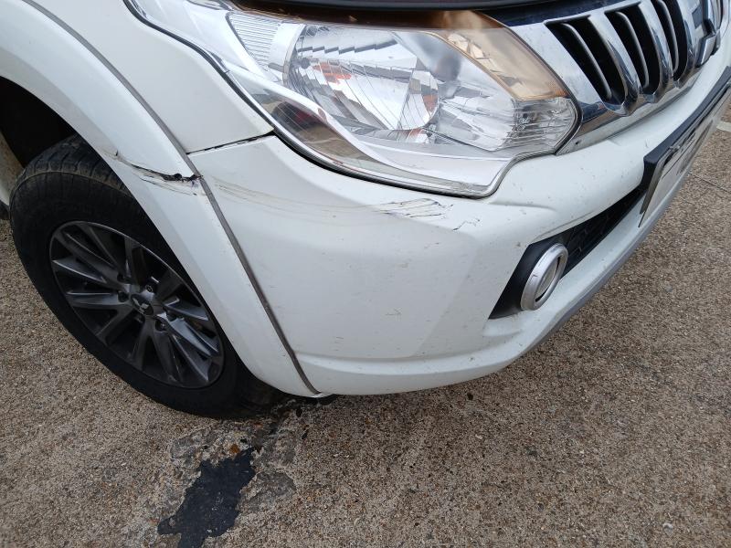 2015 MITSUBISHI L200 DOUBLE CAB DI-D 178 TITAN 4WD