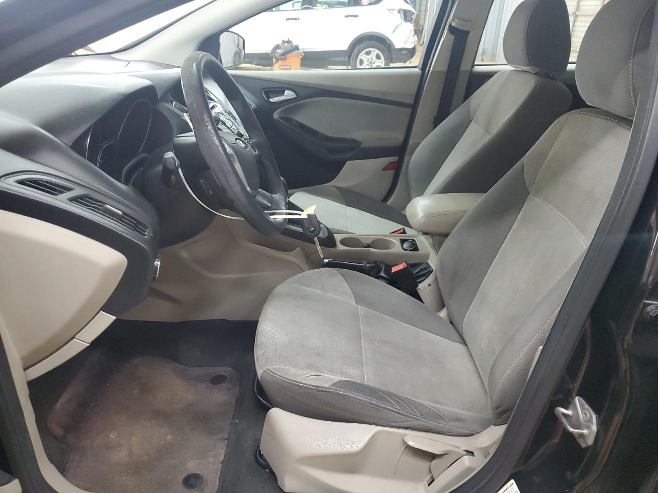 2014 Ford Focus Se VIN: 1FADP3F28EL172618 Lot: 81990015