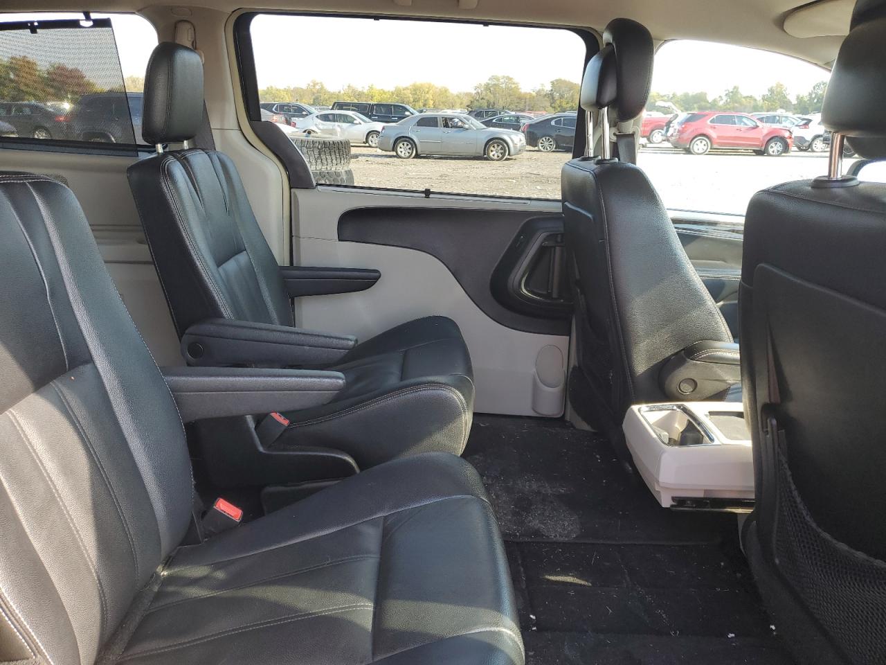 2015 Chrysler Town & Country Touring VIN: 2C4RC1BG9FR611092 Lot: 71677485