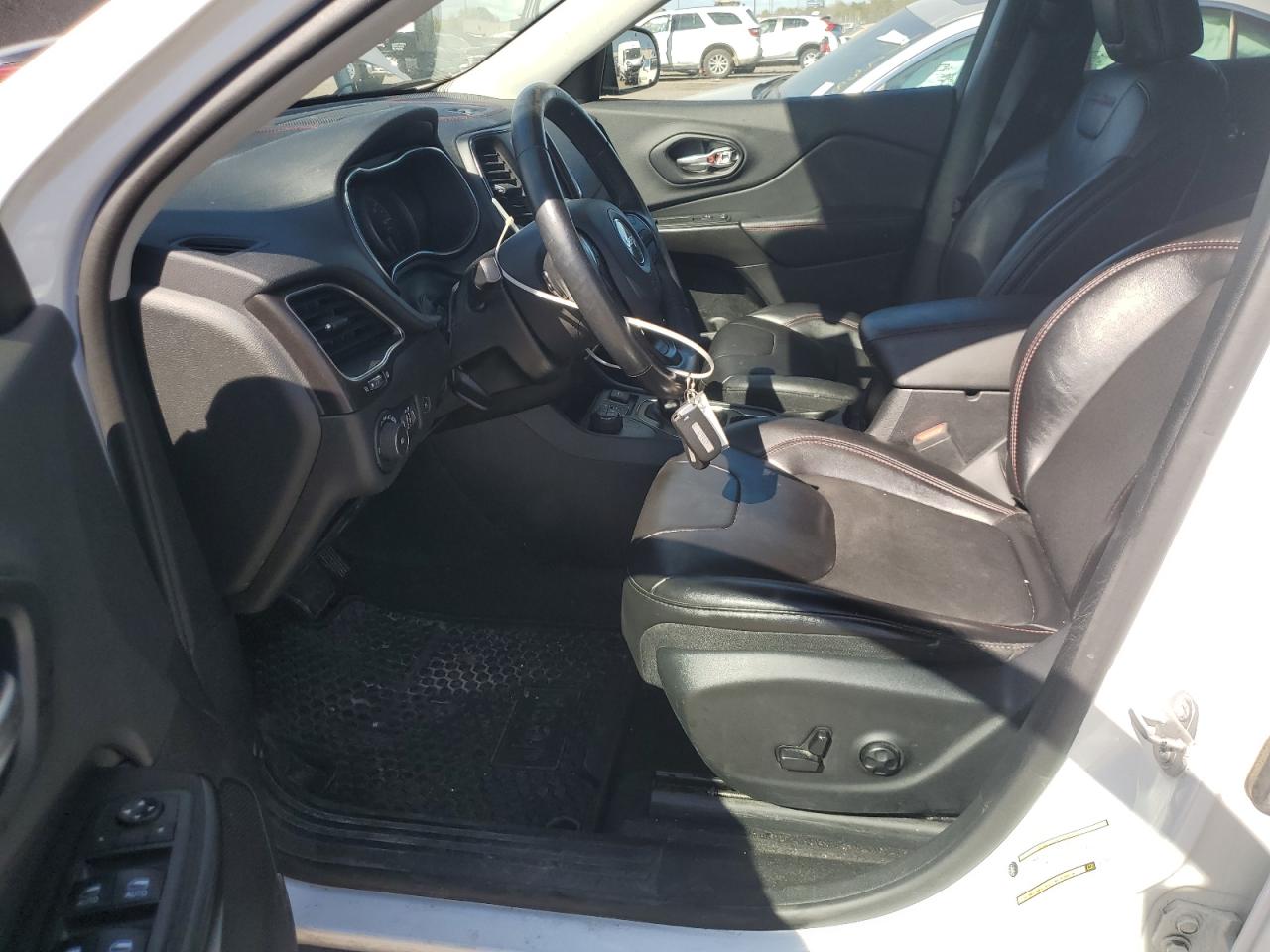 2019 Jeep Cherokee Trailhawk VIN: 1C4PJMBX1KD306987 Lot: 82248245