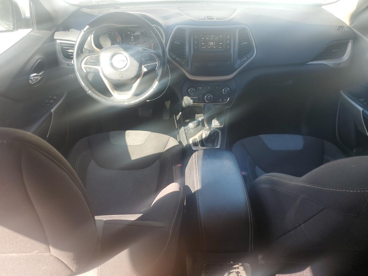 2018 Jeep Cherokee Latitude VIN: 1C4PJMCB2JD579454 Lot: 86130165