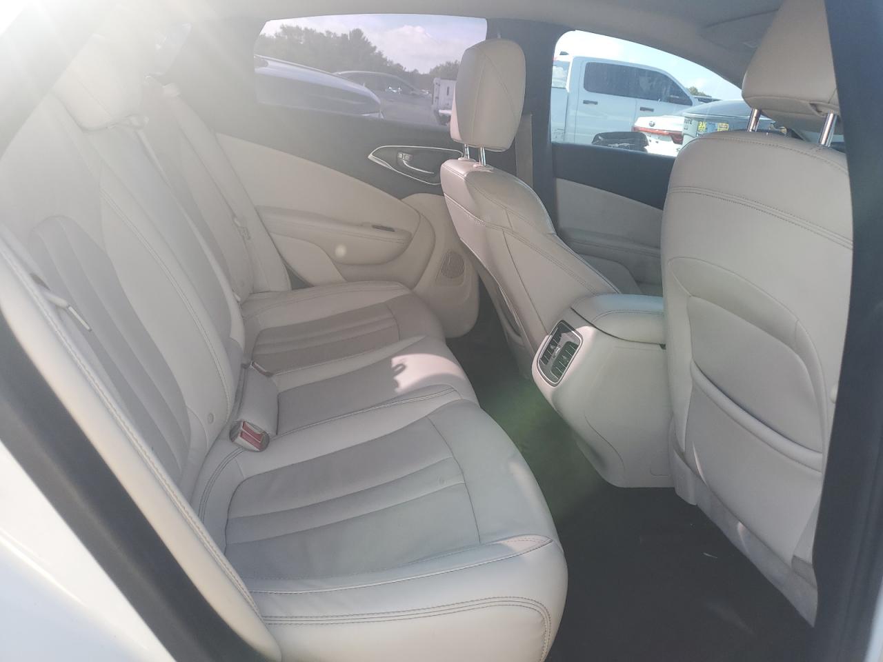 2015 Chrysler 200 C VIN: 1C3CCCCB6FN607071 Lot: 82223575