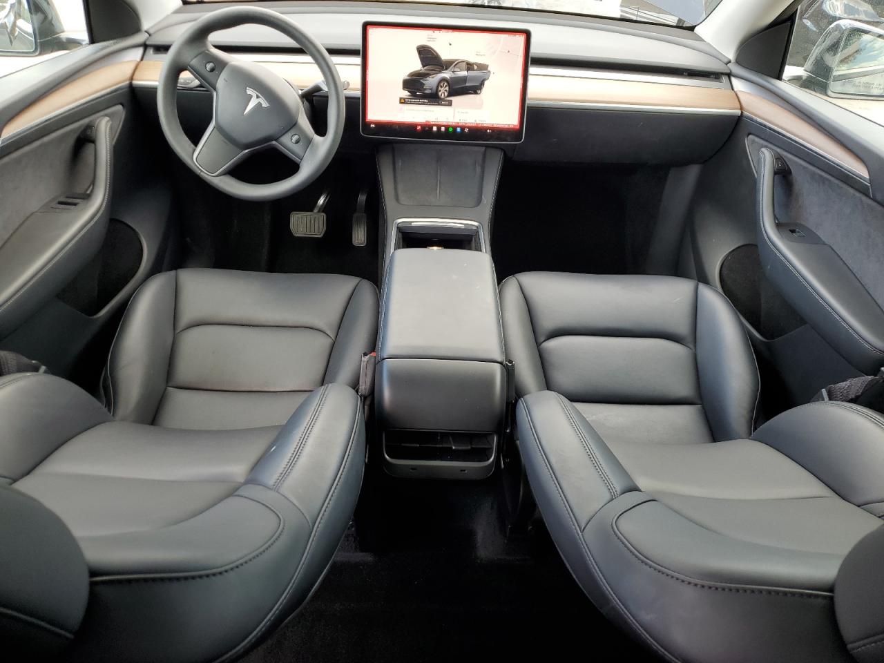 2024 Tesla Model Y VIN: 7SAYGDED8RF055511 Lot: 82562745