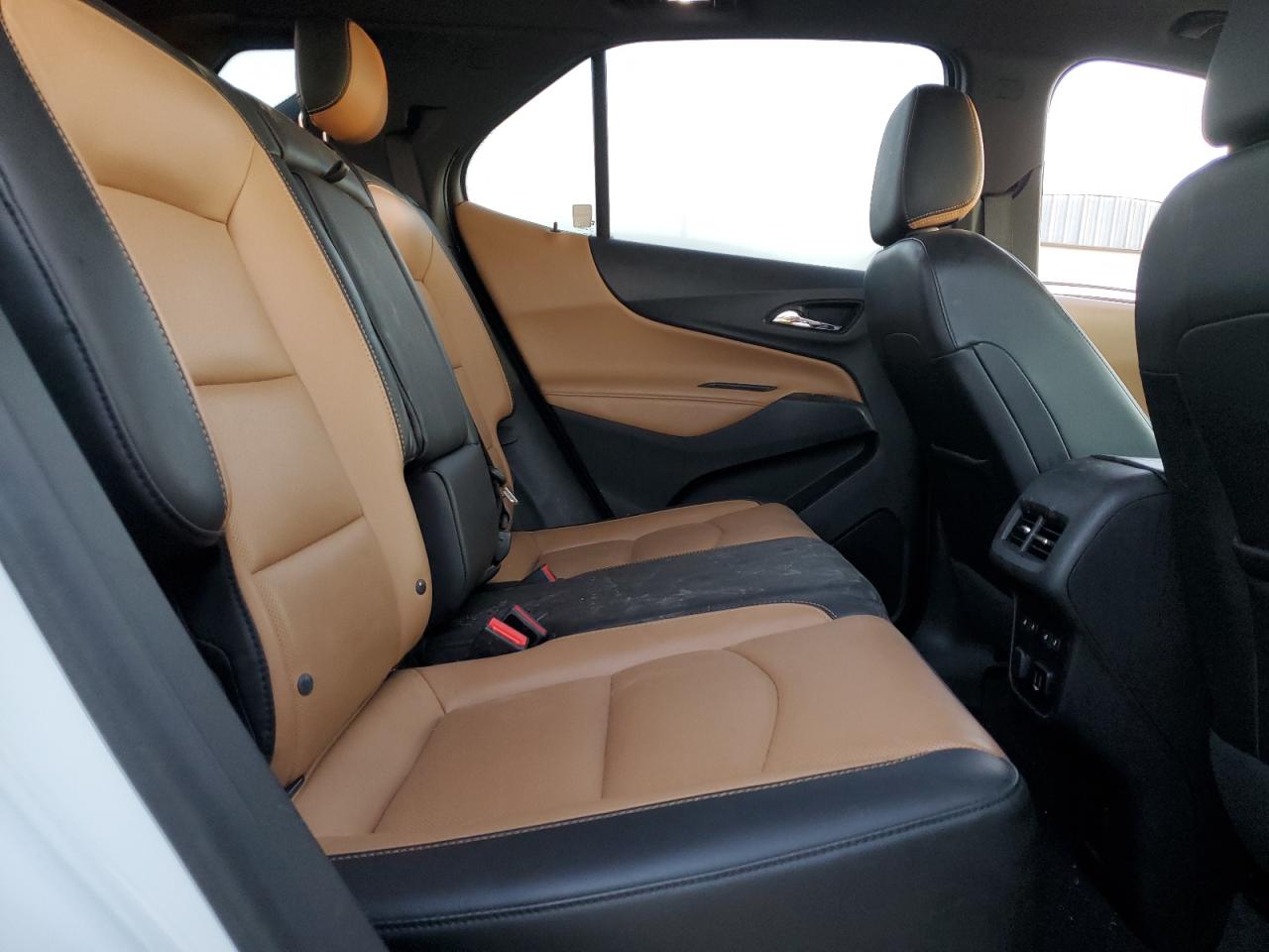 2018 Chevrolet Equinox Premier VIN: 2GNAXWEX6J6216492 Lot: 81963325