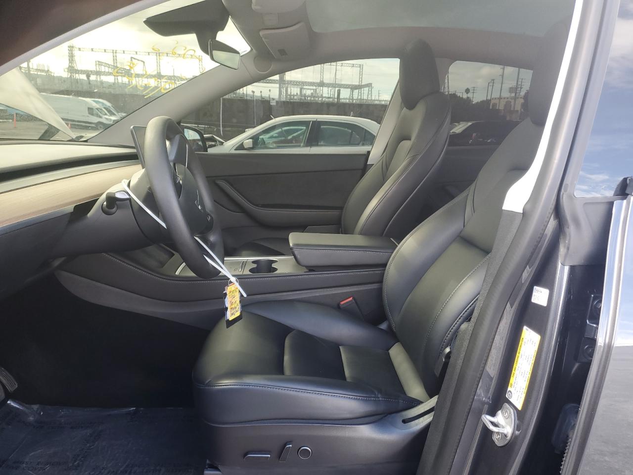 2022 Tesla Model Y VIN: 7SAYGDEE1NF356625 Lot: 84837115