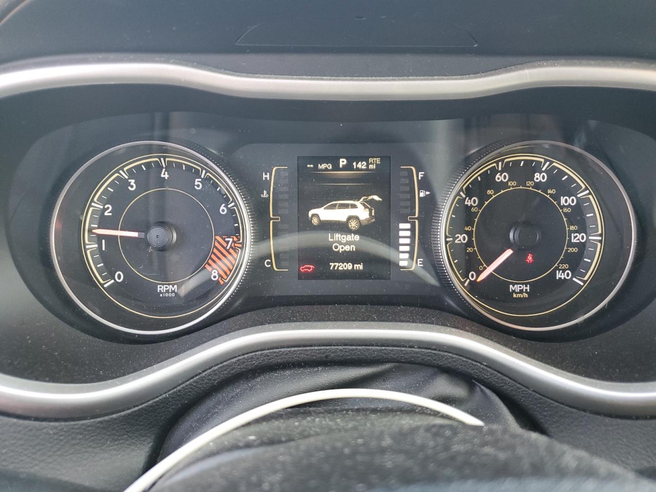 2014 Jeep Cherokee Latitude VIN: 1C4PJLCS2EW293303 Lot: 84480315