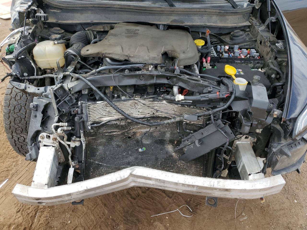 2014 Jeep Cherokee Latitude VIN: 1C4PJMCS9EW180745 Lot: 85323405