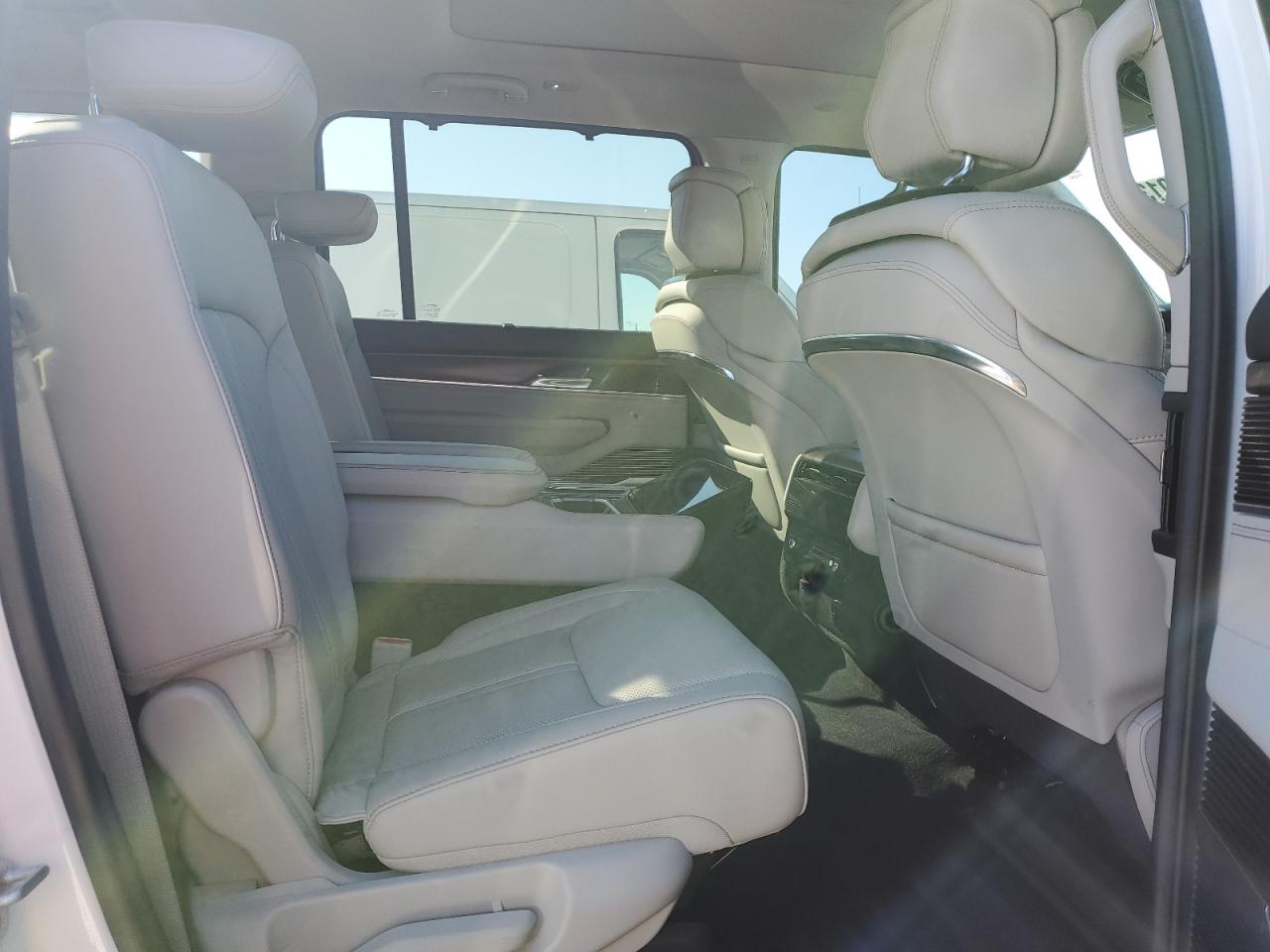 2022 Jeep Grand Wagoneer Series I VIN: 1C4SJVEJ9NS164881 Lot: 90580135