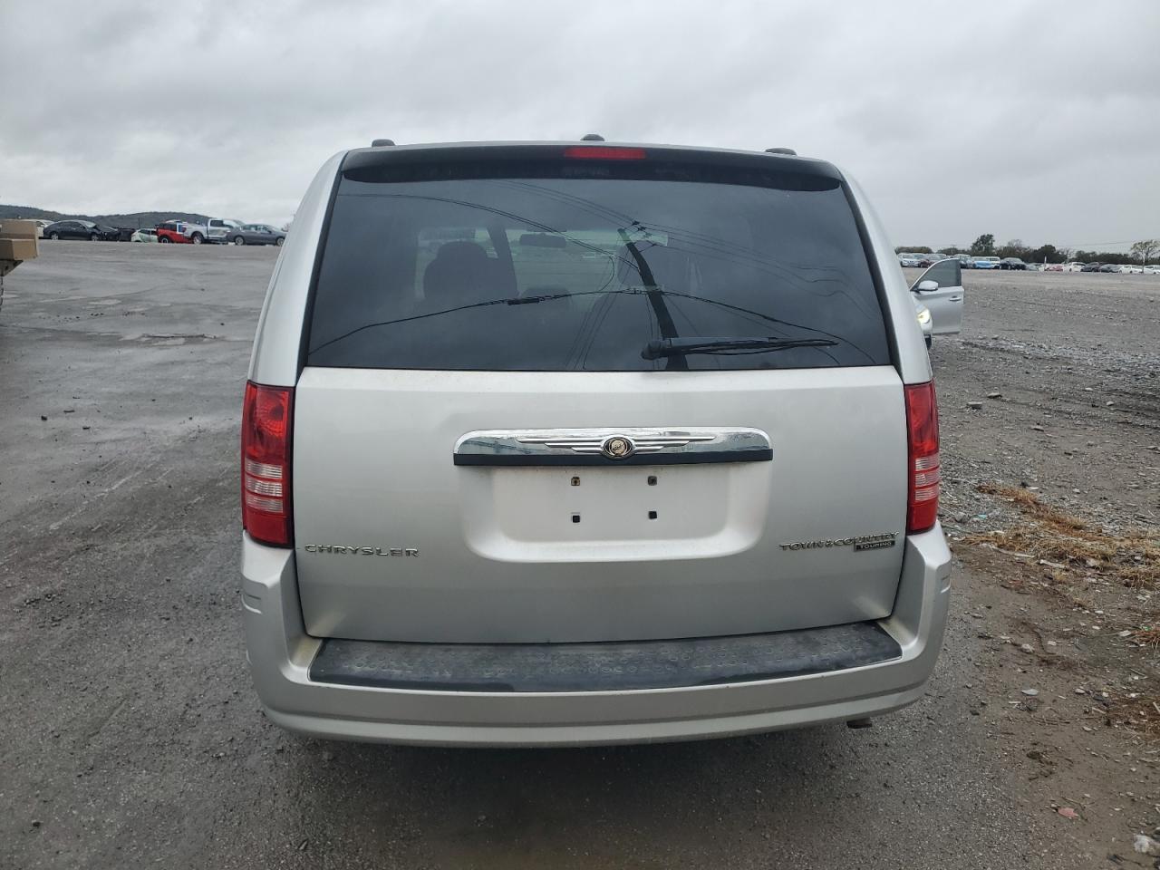 2010 Chrysler Town & Country Touring VIN: 2A4RR5D18AR450557 Lot: 90460425