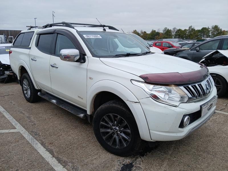 2015 MITSUBISHI L200 DOUBLE CAB DI-D 178 TITAN 4WD