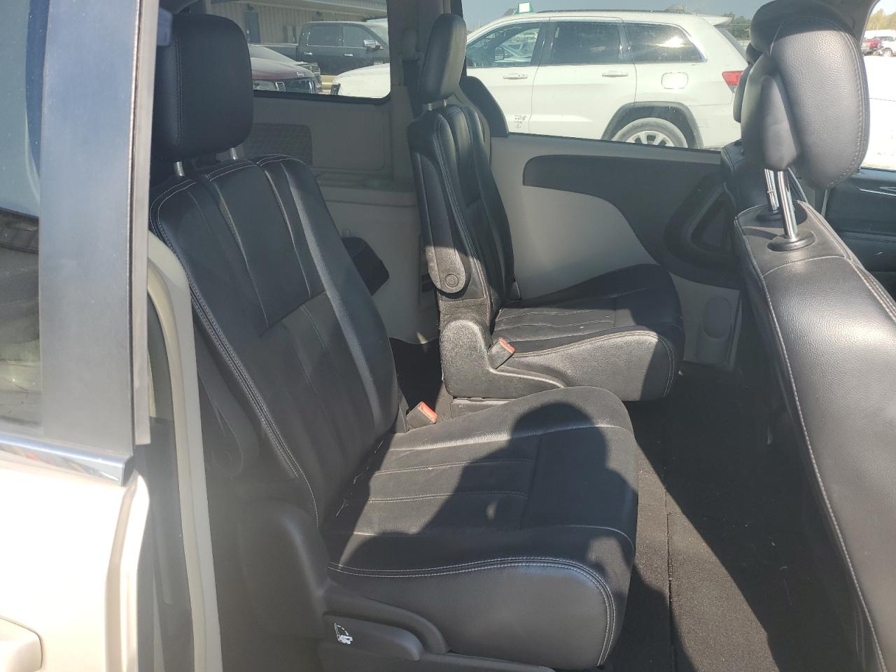 2014 Chrysler Town & Country Touring VIN: 2C4RC1BG0ER439405 Lot: 82025295