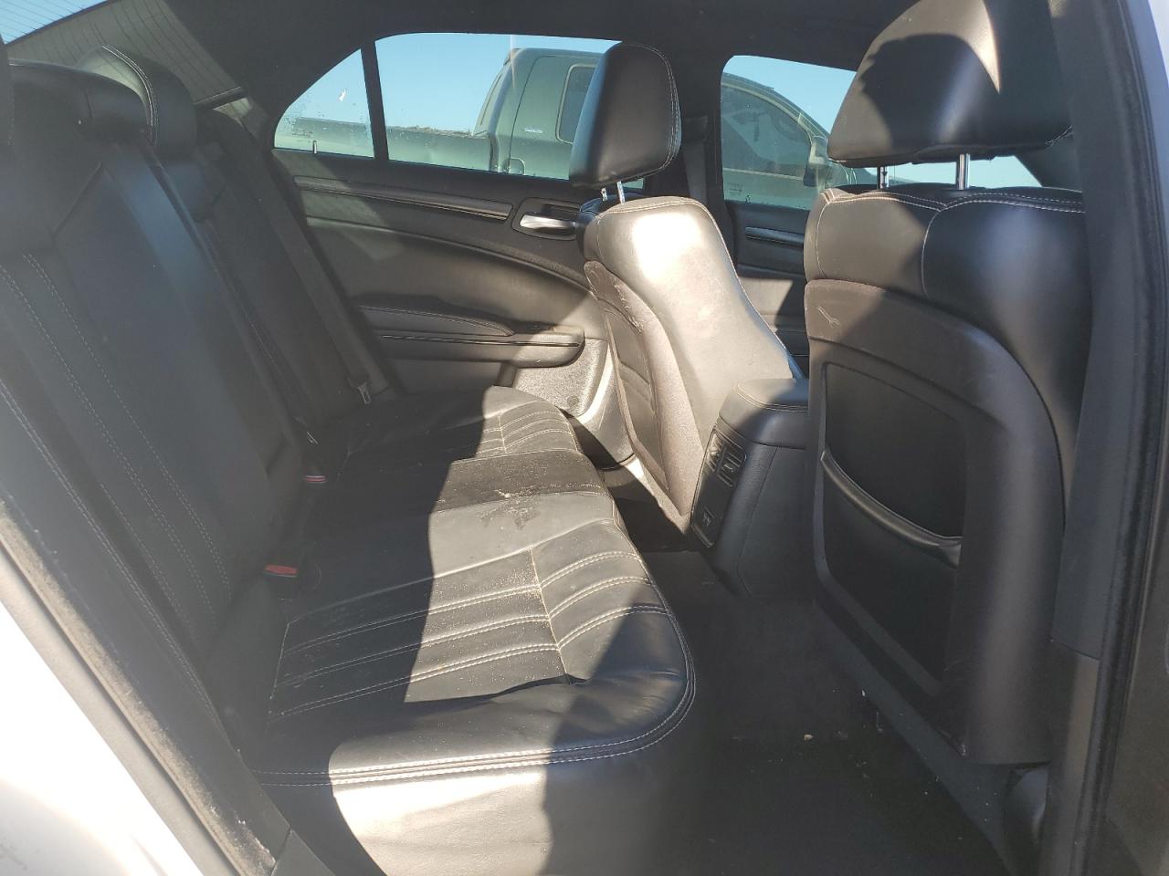 2016 Chrysler 300 S VIN: 2C3CCAGGXGH262082 Lot: 82567975