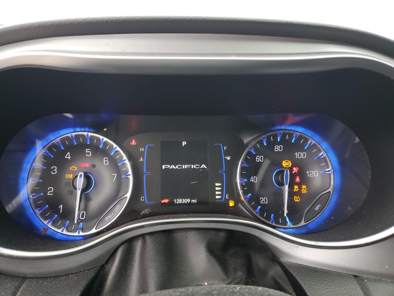 2018 Chrysler Pacifica Touring L VIN: 2C4RC1BG9JR157211 Lot: 89658785