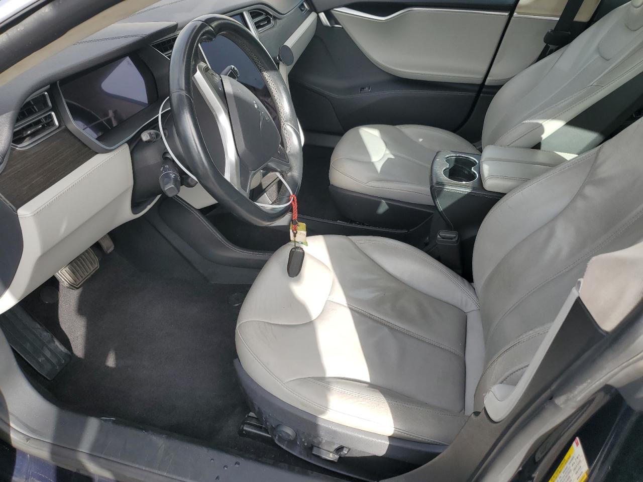 2014 Tesla Model S VIN: 5YJSA1H16EFP43523 Lot: 86690835
