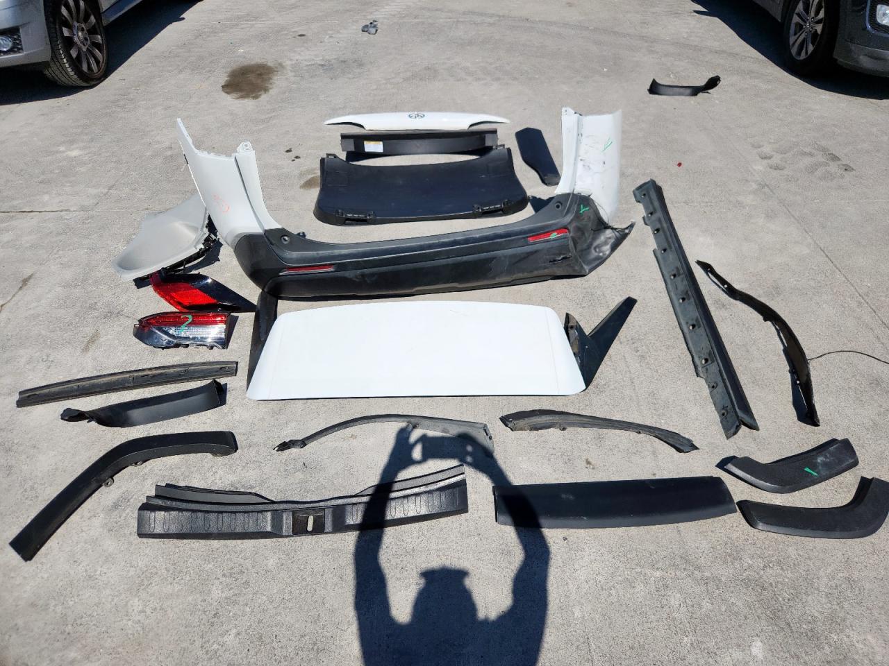 2020 Toyota Rav4 Xle VIN: 2T3W1RFV1LW075790 Lot: 85846945