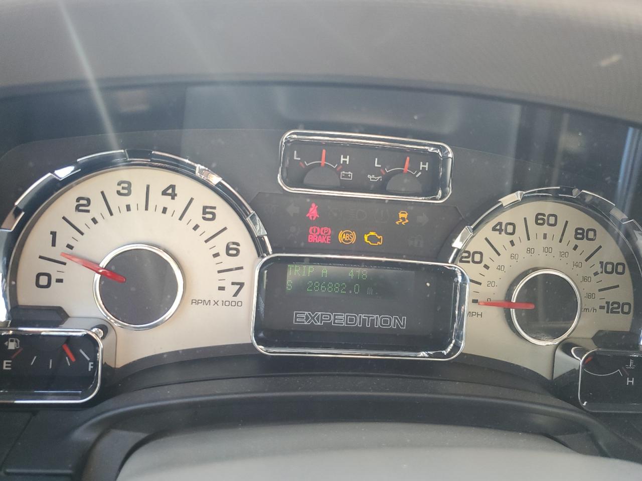 2011 Ford Expedition Limited VIN: 1FMJU2A58BEF04165 Lot: 86285525