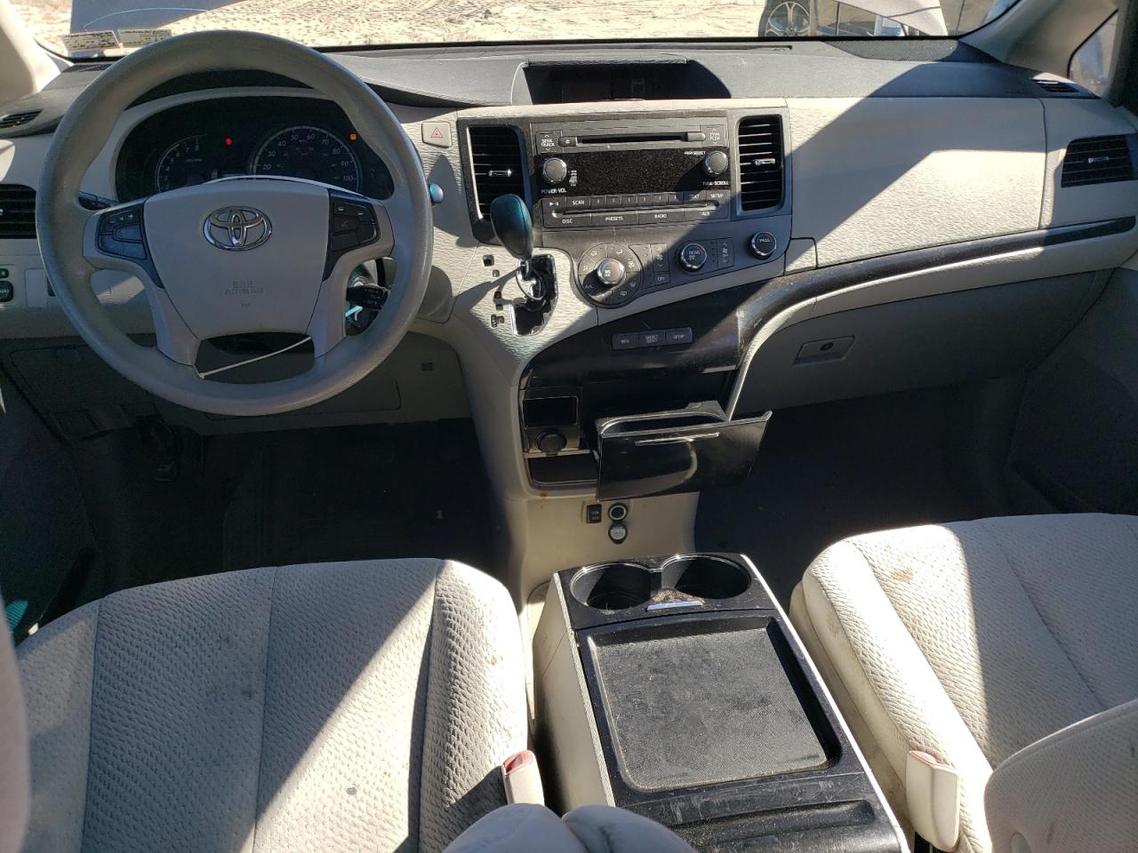 2011 Toyota Sienna Le VIN: 5TDJK3DC3BS012812 Lot: 82311685