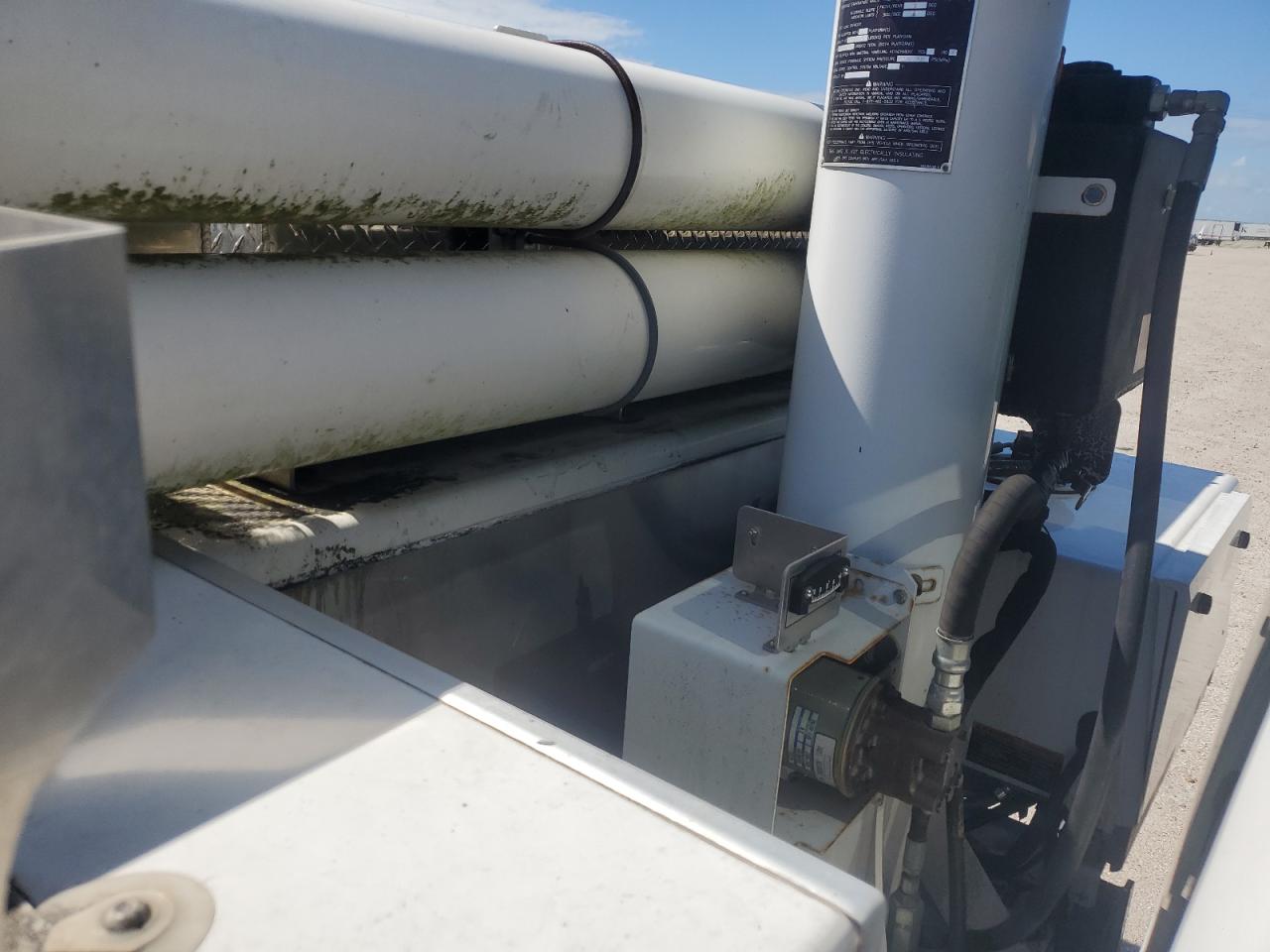 2017 Ford F450 Super Duty Bucket Truck VIN: 1FDUF4GY4HEE36945 Lot: 86493305