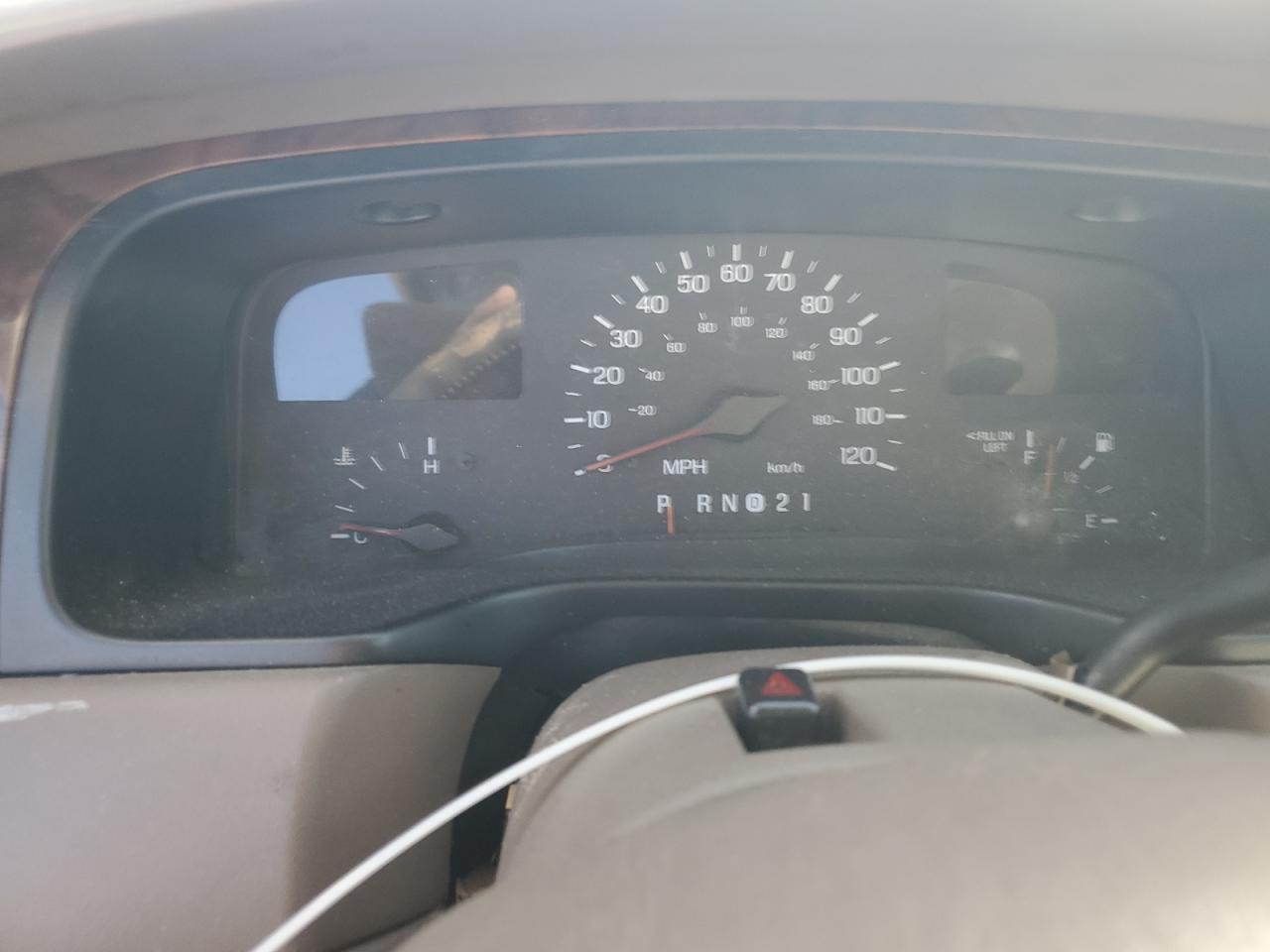 1998 Lincoln Town Car Cartier VIN: 1LNFM83W2WY619184 Lot: 87254435