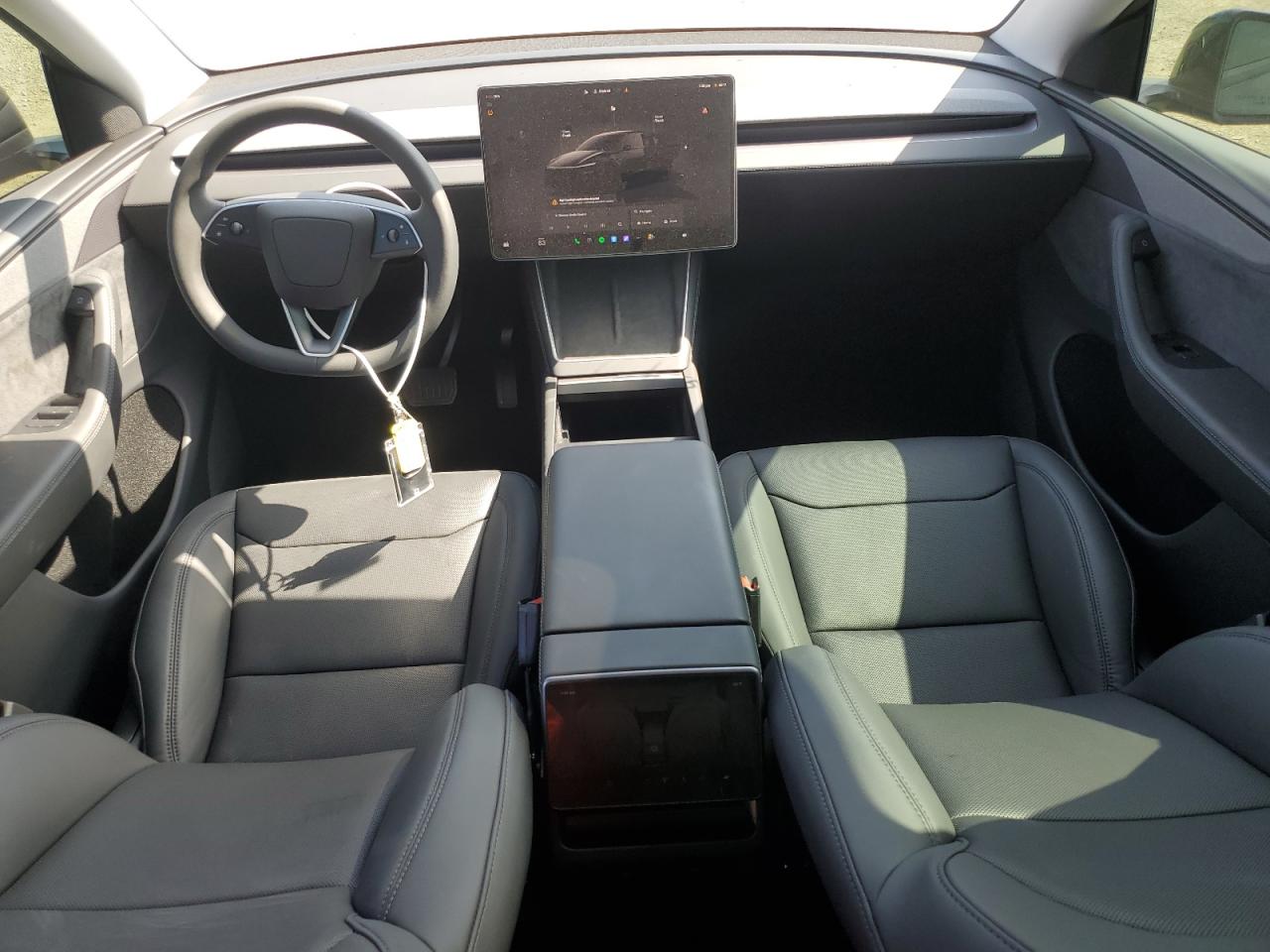 2026 Tesla Model Y VIN: 7SAYGDED4TF423982 Lot: 84398895