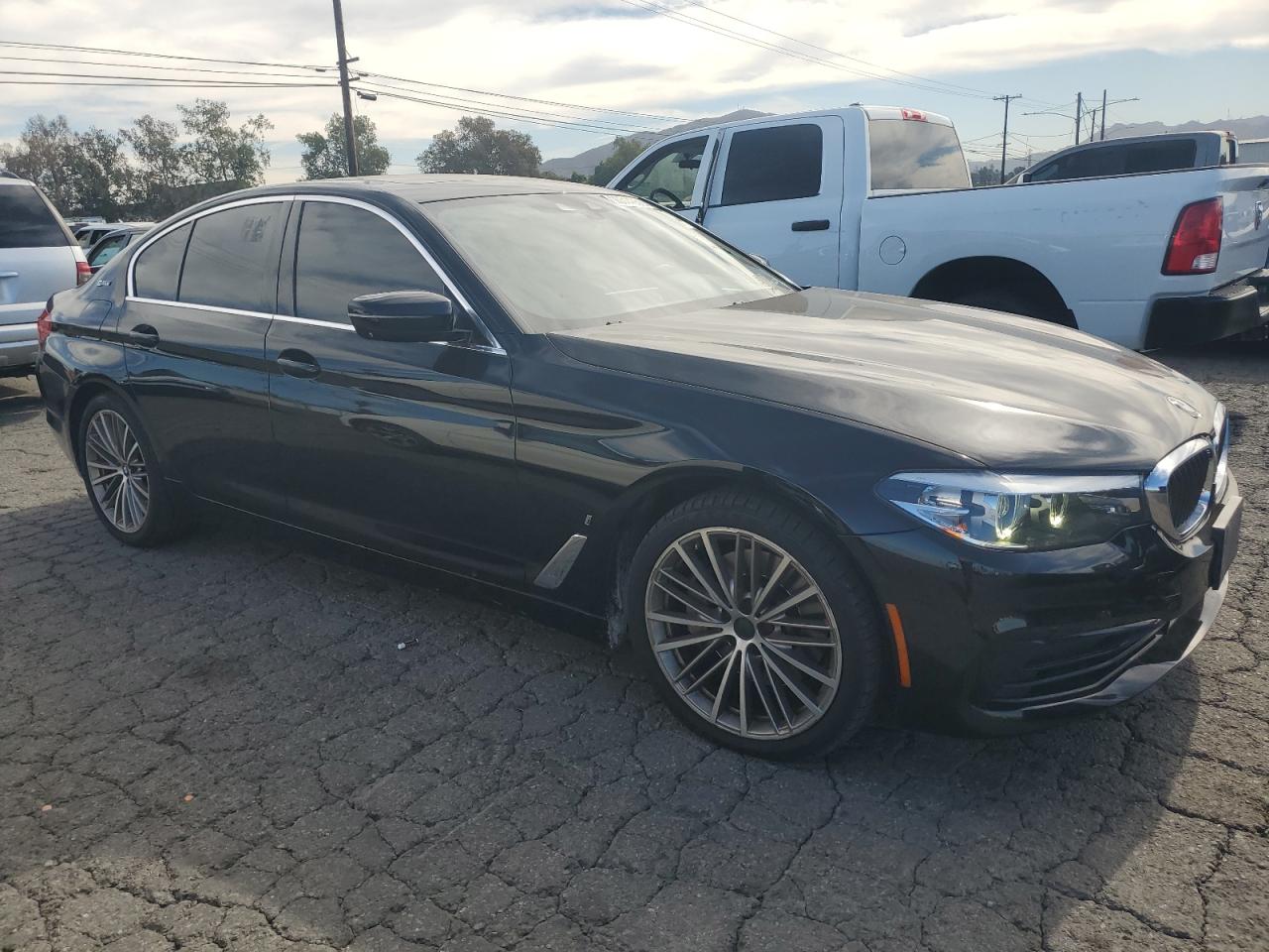 Фото: WBAJA9C59KB399010