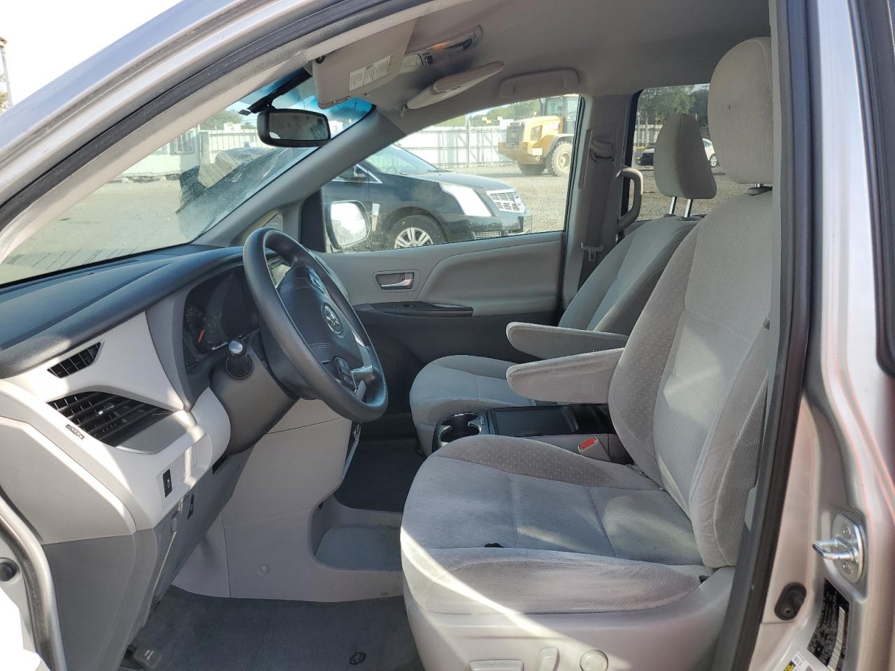 2017 Toyota Sienna Le VIN: 5TDKZ3DC9HS898496 Lot: 84994035