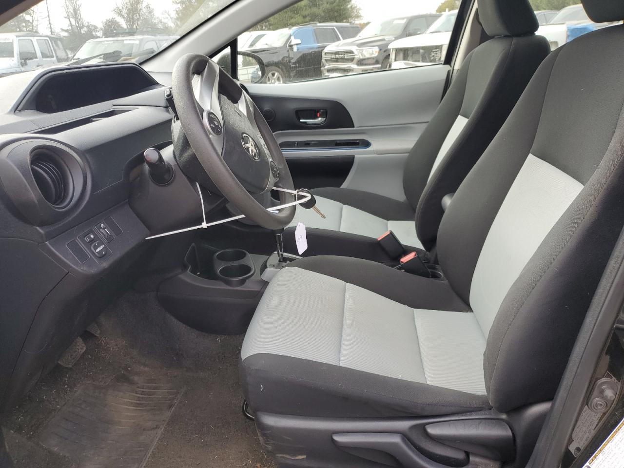 2013 Toyota Prius C VIN: JTDKDTB34D1537539 Lot: 90098715