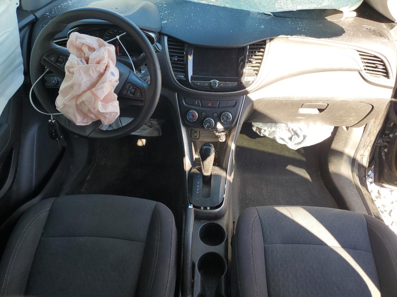 2020 Chevrolet Trax Ls VIN: 3GNCJNSB5LL117271 Lot: 82462015