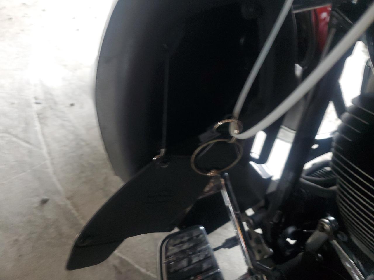 2013 Harley-Davidson Flhtk Electra Glide Ultra Limited VIN: 1HD1KEM11DB647403 Lot: 81981725