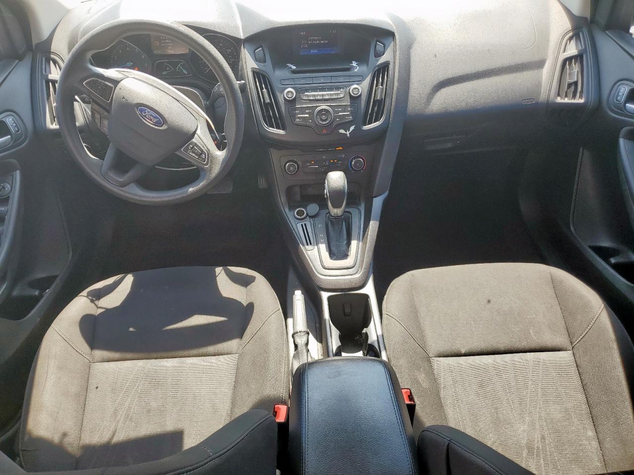 2017 Ford Focus Se VIN: 1FADP3F28HL318892 Lot: 81950525