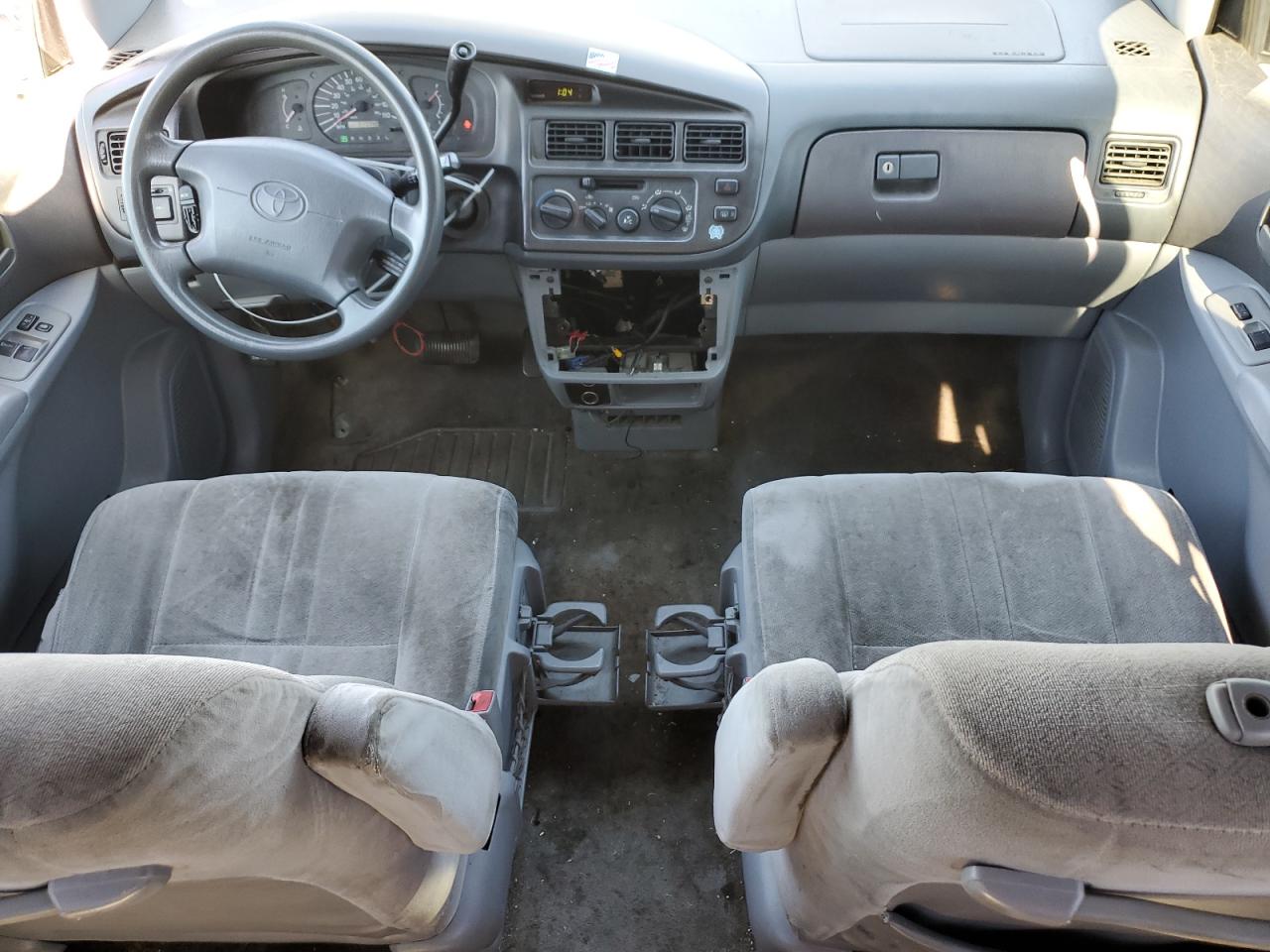 2000 Toyota Sienna Ce VIN: 4T3ZF19C4YU238224 Lot: 87040675