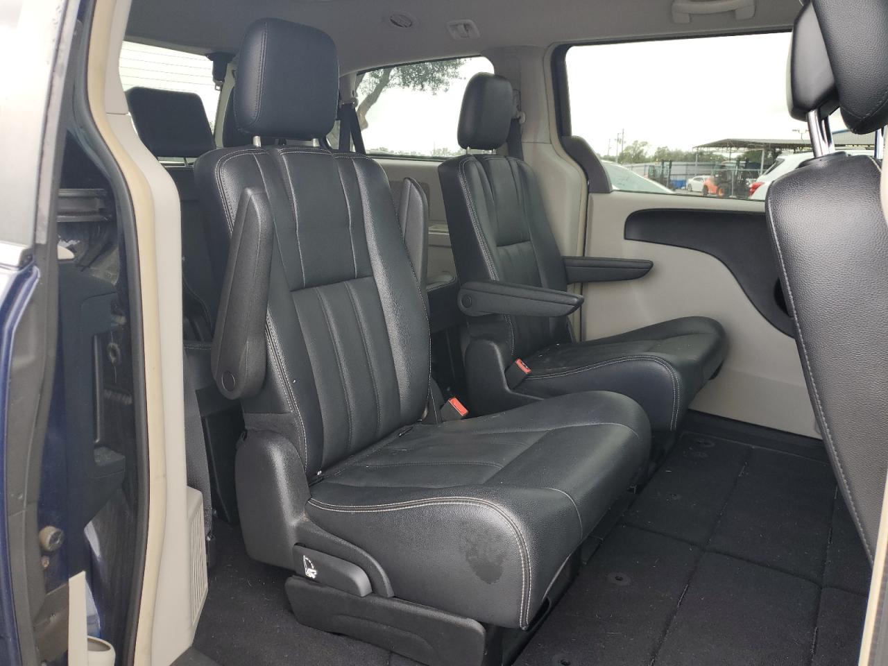 2016 Chrysler Town & Country Touring VIN: 2C4RC1BG1GR214834 Lot: 81988435