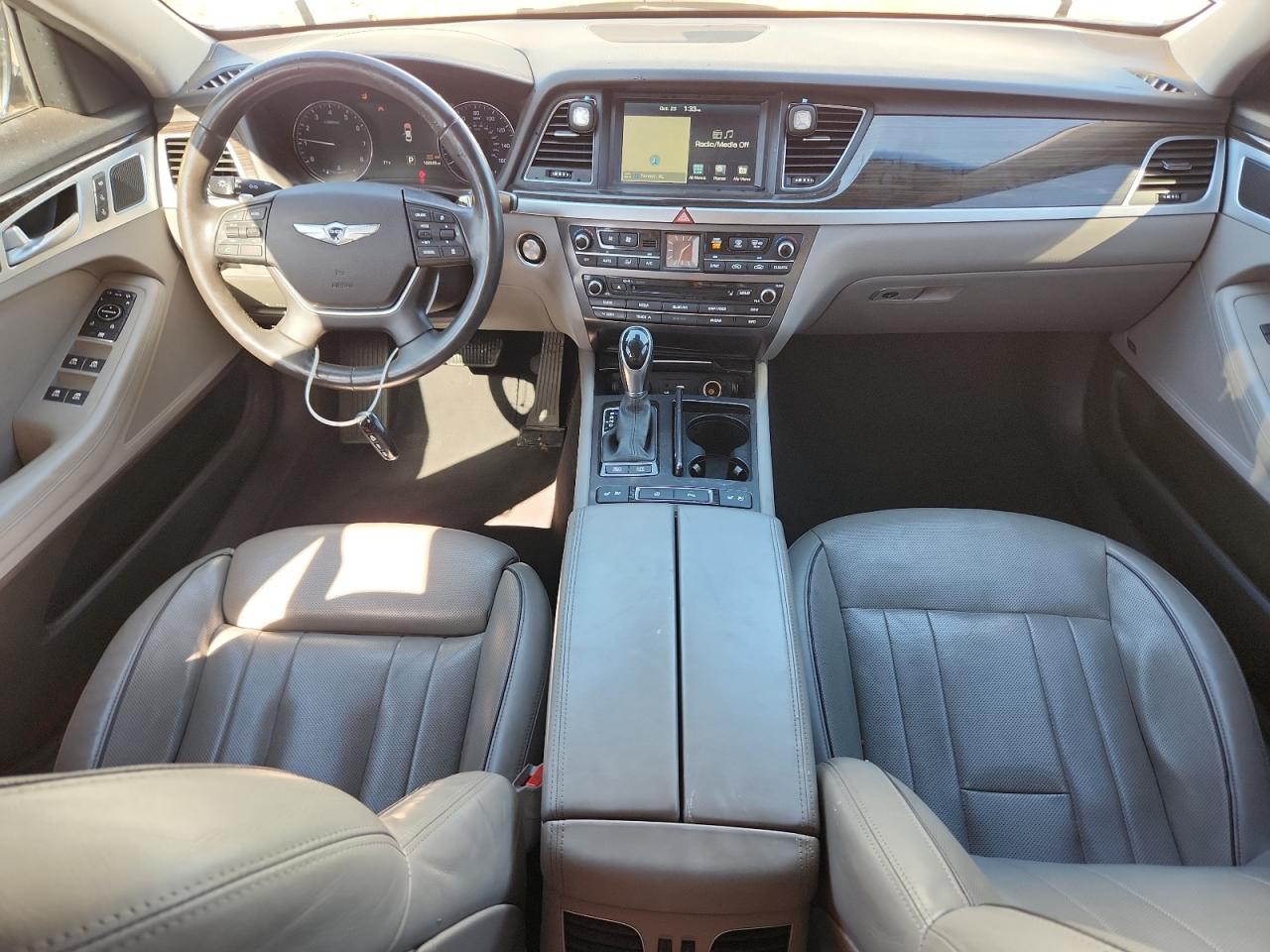 2015 Hyundai Genesis 3.8L VIN: KMHGN4JE7FU072201 Lot: 89824045