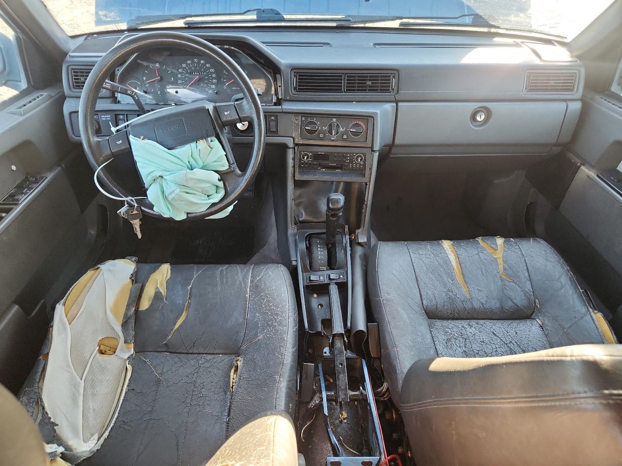 1993 Volvo 940 VIN: YV1JS8833P3141210 Lot: 82310995