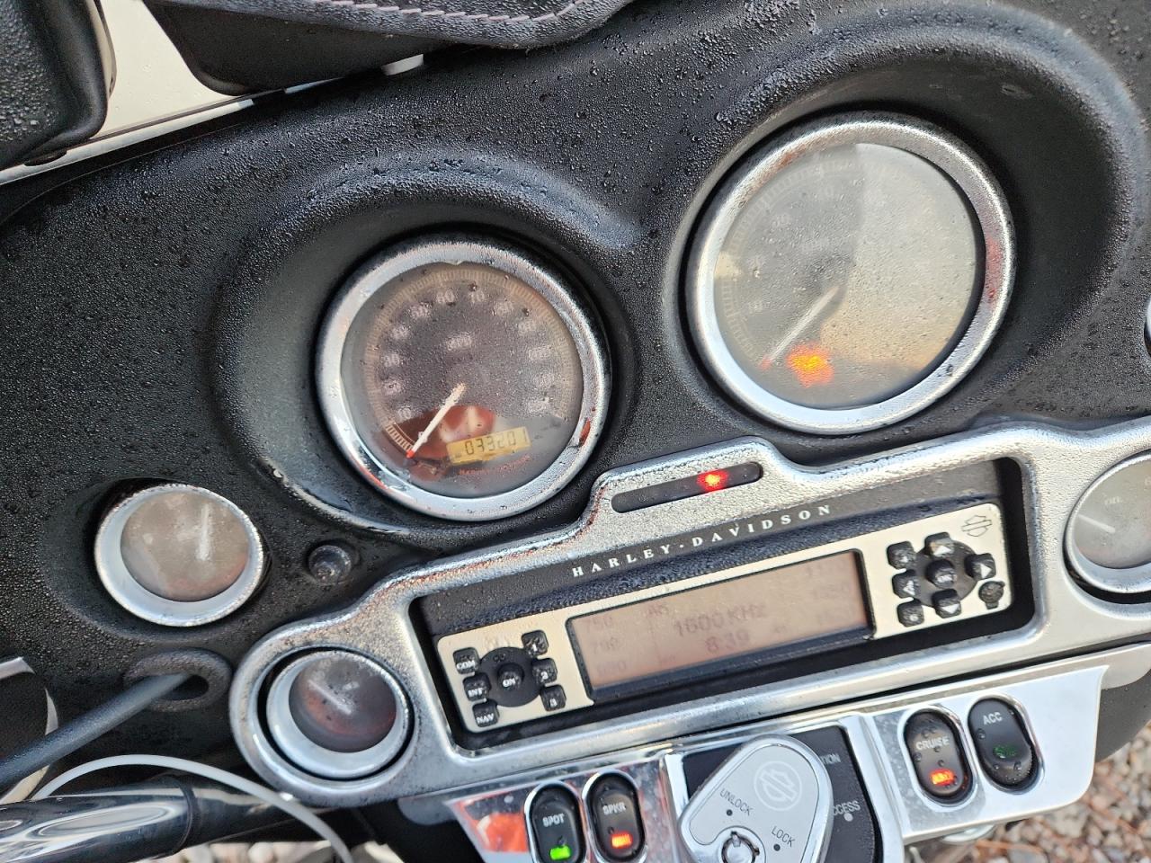 2010 Harley-Davidson Flhtcu VIN: 1HD1FC411AB666635 Lot: 90828605